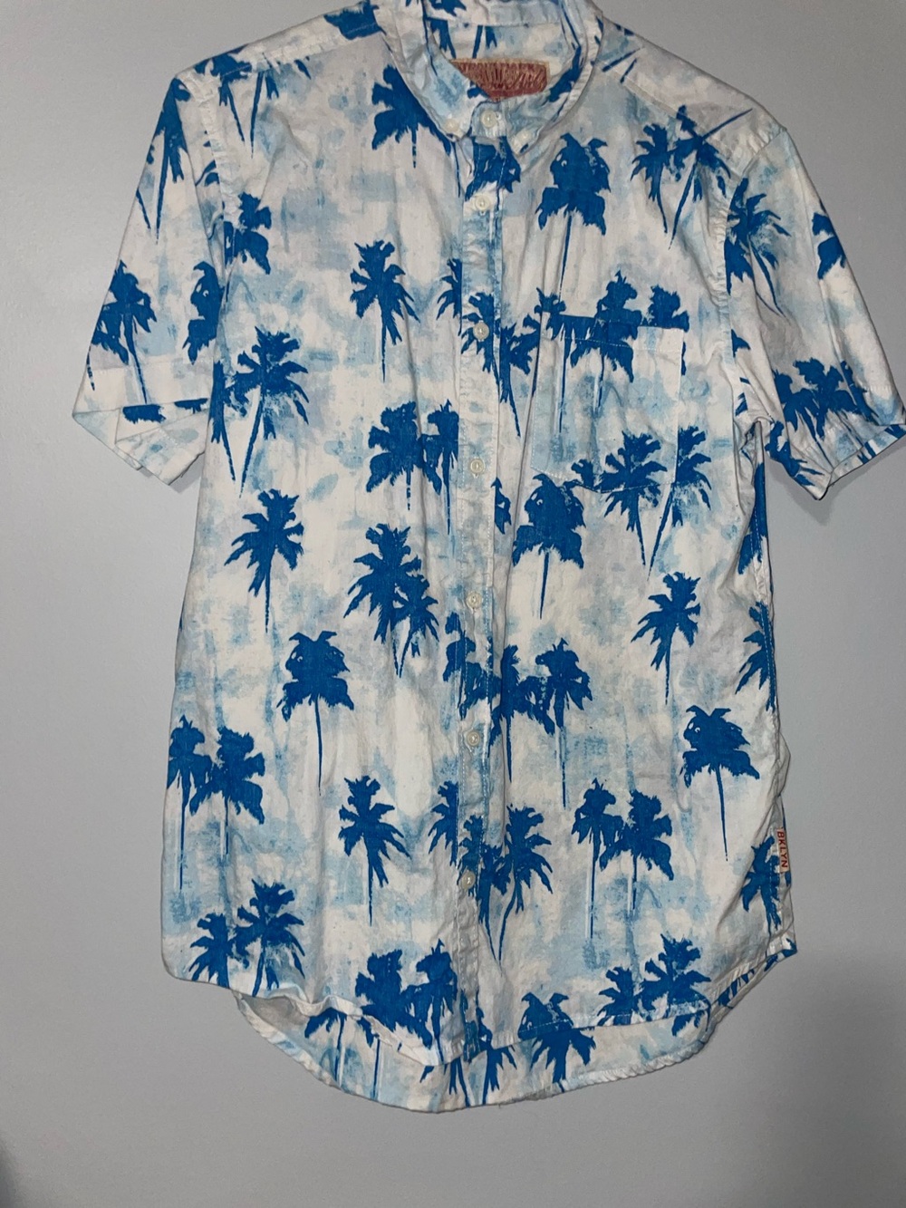 🐟Blue Palm Tree Short Sleeve Button-Up Shirt.